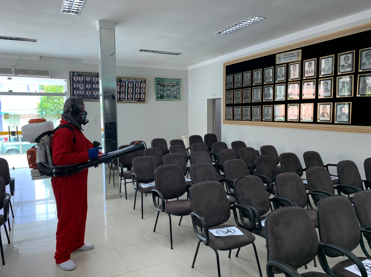 Câmara de Vereadores de Cruz das Almas passa por sanitização contra coronavírus